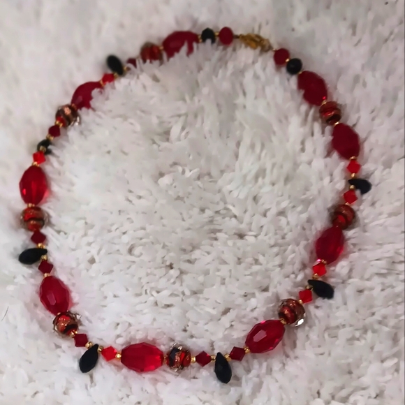 🍧🌈 Hand Crafted Beaded Red And Black Crystal Art Choker Necklace 17.25" 🦋🎂 - Picture 1 of 3